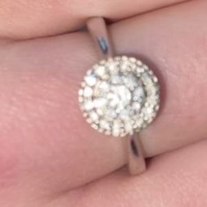 1/4 C diamond ring, white gold, halo. Size 8